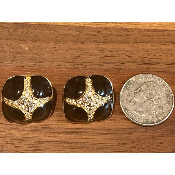 Vintage Pair Earrings Gold & Black Enamel & Diamond Cross Pattern ~ Very CoCo! - Picture 7 of 7